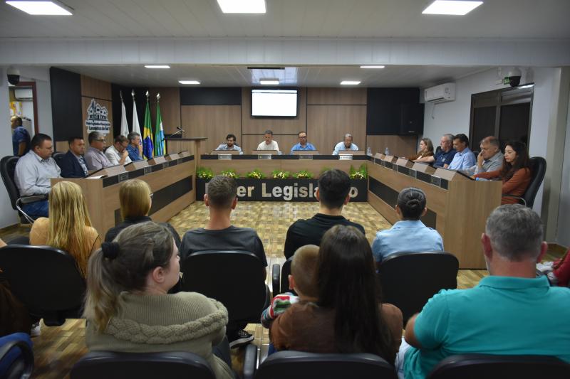 Câmara realiza 39ª Sessão Ordinária e convoca Extraordinária